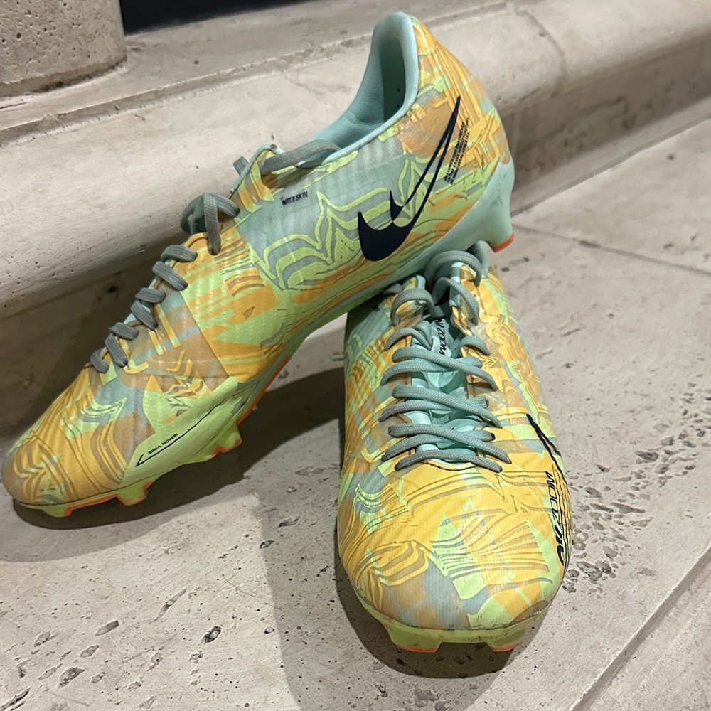 Nike Zoom Mercurial Vapor Soccer Cleats